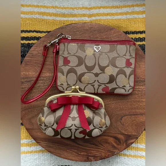 COACH Tan Signature Jacquard w/Gold Dot & Red Heart Set - Picture 1 of 10